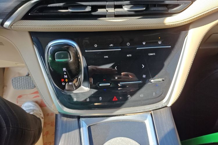 别克GL8 2020款 ES陆尊 653T 旗舰型中控内饰18