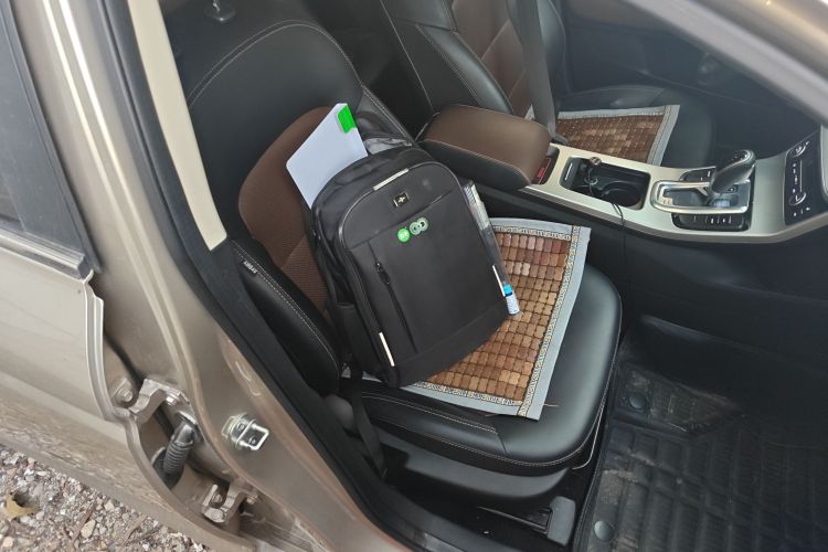 吉利汽车 帝豪GL 2017款 1.3T DCT尊贵型局部细节41