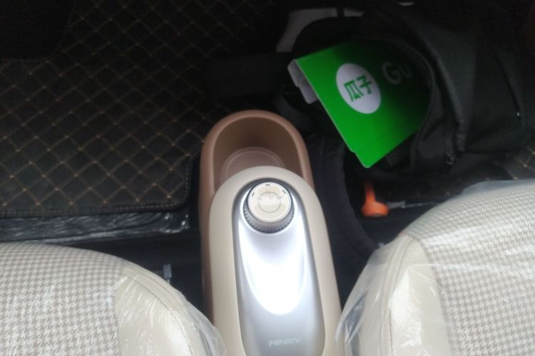 五菱汽车 宏光MINIEV 2025款 四门版 臻享+款中控内饰18