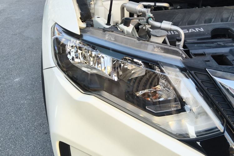 日产 奇骏 2019款 2.0L CVT舒适版 2WD车身外观8