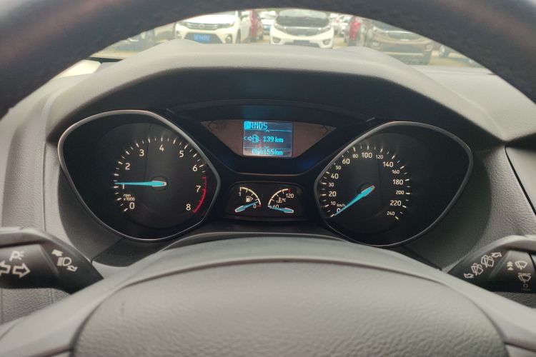 福特 福克斯 2018款 两厢经典 EcoBoost 125 自动超能风尚型智行版中控内饰14