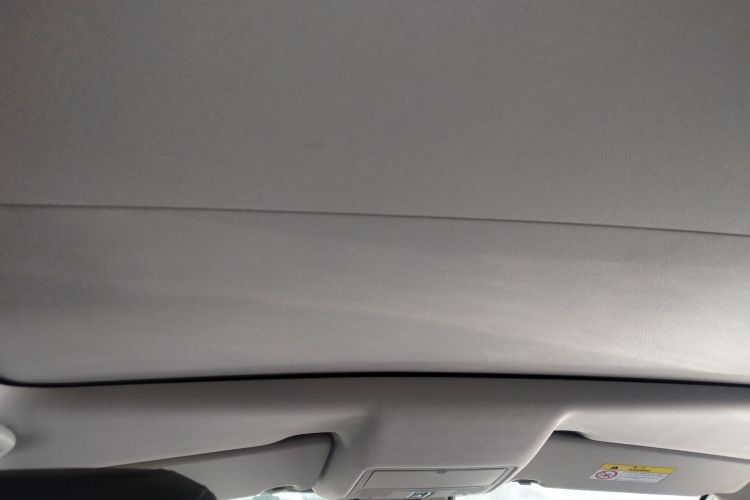 路虎 发现神行 2018款 240PS SE版中控内饰22