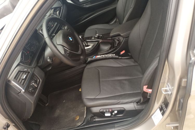 宝马3系 2017款 320Li 时尚型中控内饰19