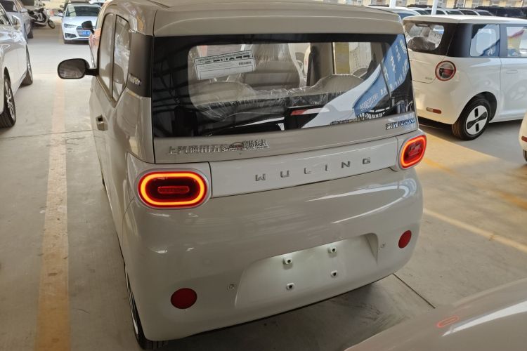 五菱汽车 宏光MINIEV 2024款 第三代 215km 青春版车身外观6