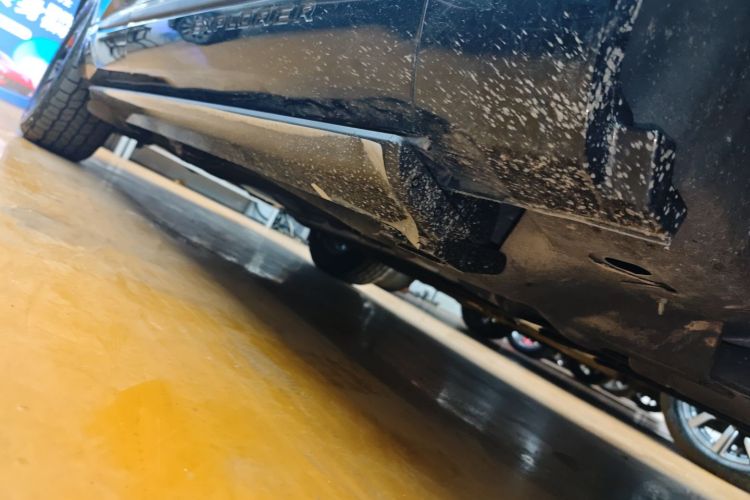 福特 探险者 2024款 2.3T EcoBoost 昆仑巅峰版 6座局部细节9001