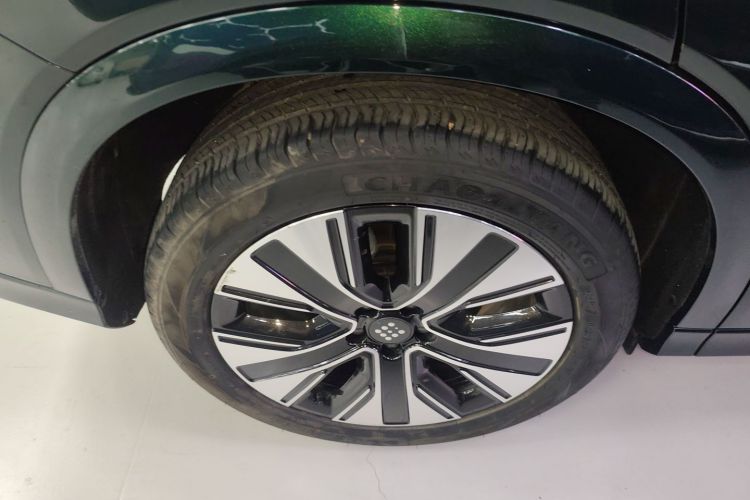 蓝电E5 PLUS 2025款 120km 标准旅行定制版 7座车身外观6008