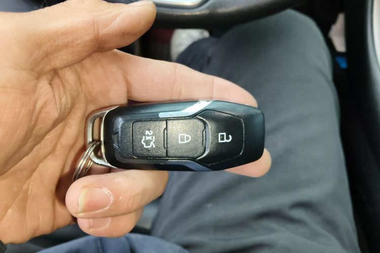 福特 蒙迪欧 2013款 2.0L GTDi200豪华型中控内饰7001