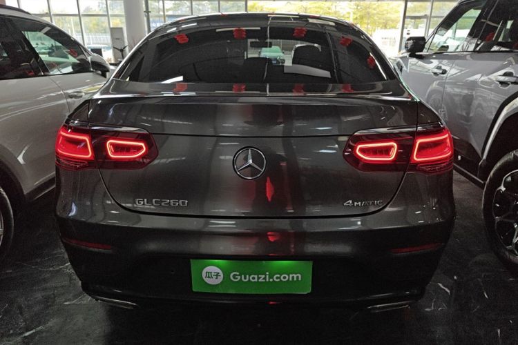 奔驰GLC轿跑 2020款 GLC 260 4MATIC 轿跑SUV车身外观6