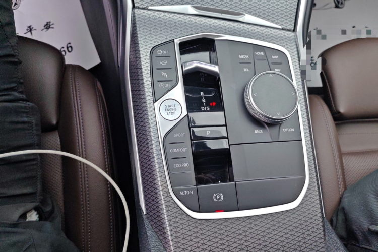 宝马3系 2023款 325Li M运动曜夜套装中控内饰18