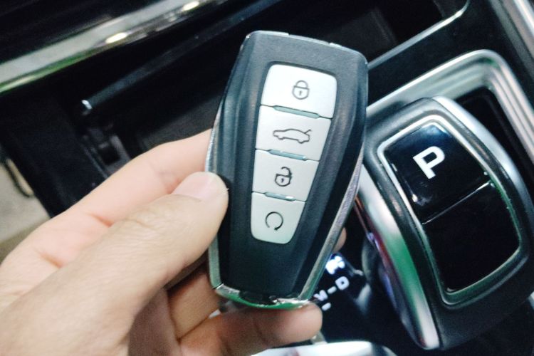 吉利汽车 嘉际 2019款 1.5TD MHEV DCT臻享型中控内饰11