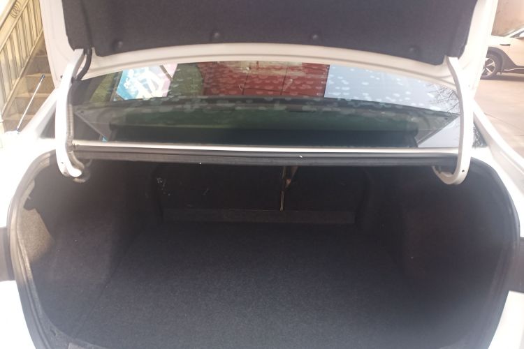 别克 英朗 2018款 15T 双离合精英型 国V机舱底盘23