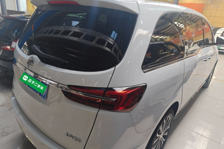 别克GL8 2023款 改款 陆上公务舱 豪华型车身外观6005