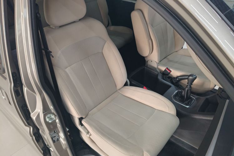 东风风行 菱智 2022款 M5L 2.0L 实用型 7座局部细节41