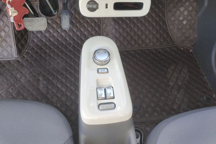 长安启源 长安Lumin 2022款 210km 香甜款中控内饰18