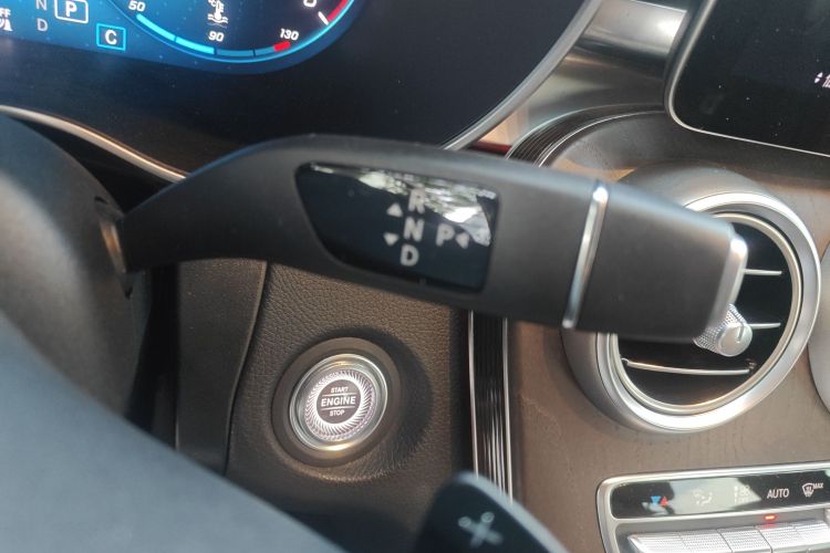 奔驰GLC 2020款 改款 GLC 260 L 4MATIC 豪华型局部细节18