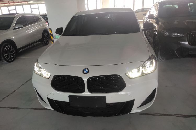 宝马X2 2021款 改款 xDrive25i 曜夜版车身外观2