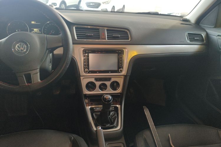 大众 朗逸 2013款 改款 1.4TSI 手动舒适版中控内饰16