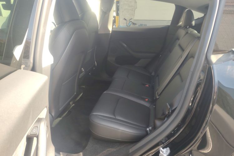 特斯拉 Model Y 2022款 改款 后轮驱动版中控内饰21