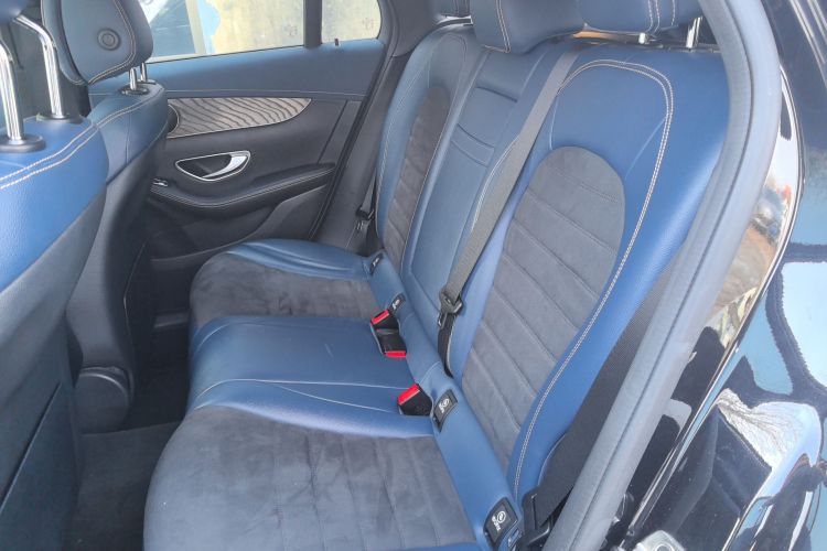 奔驰EQC 2021款 EQC 400 4MATIC中控内饰21