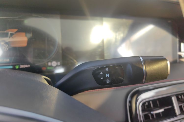 零跑汽车 零跑S01 2019款 380 Pro中控内饰18