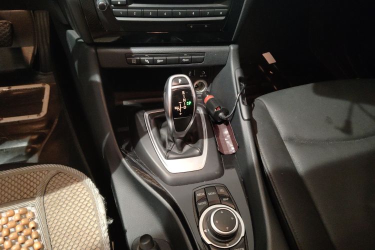 宝马X1 2015款 sDrive18i 领先晋级版中控内饰18