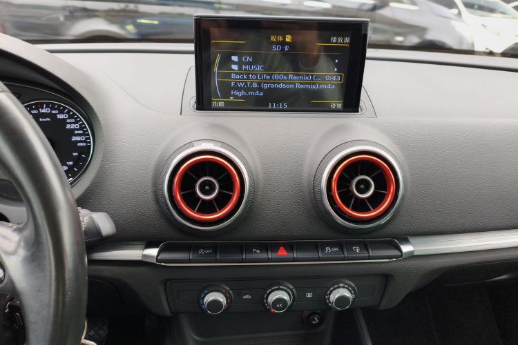 奥迪A3 2015款 Sportback 35 TFSI 百万纪念智领型中控内饰16