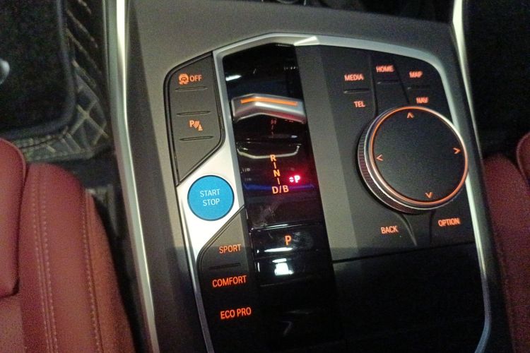 宝马i3 2025款 eDrive 35 L中控内饰18