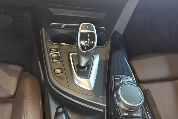 宝马3系 2019款 320Li M运动套装局部细节18