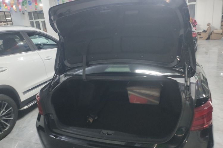 丰田 皇冠 2015款 2.0T 时尚版局部细节23