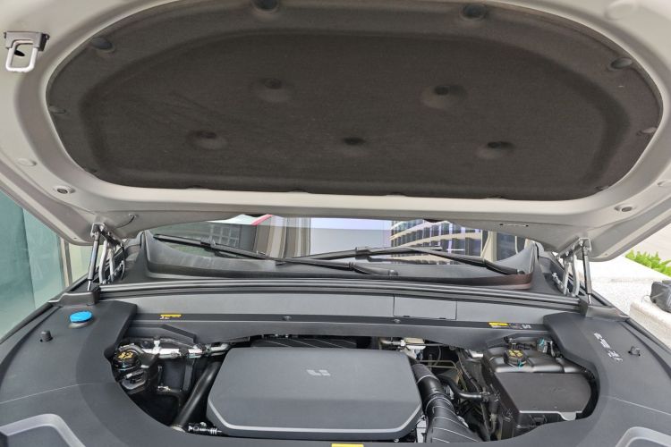 理想汽车 理想L7 2023款 Pro机舱底盘24