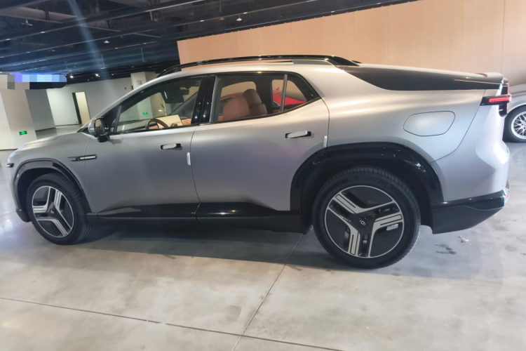 长安启源E07 2025款 纯电 四驱 90kWh Ultra高性能版车身外观4