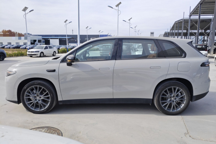 零跑汽车 零跑C10 2024款 210激光雷达版车身外观4