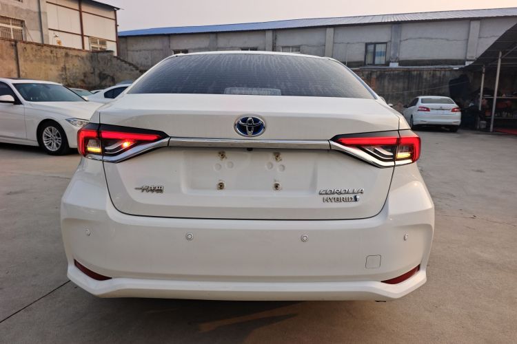 丰田 卡罗拉 2021款 双擎 1.8L E-CVT精英版车身外观6