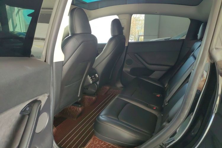 特斯拉 Model Y 2022款 改款 后轮驱动版中控内饰21