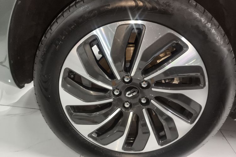 鸿蒙智行 问界M7 2022款 1.5T 后驱舒适版车身外观6008