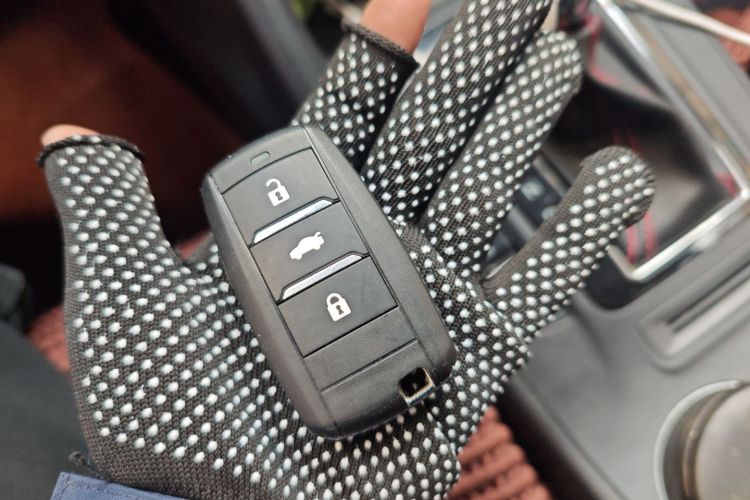 长安CS75 2014款 1.8T 自动精英型 国IV中控内饰11