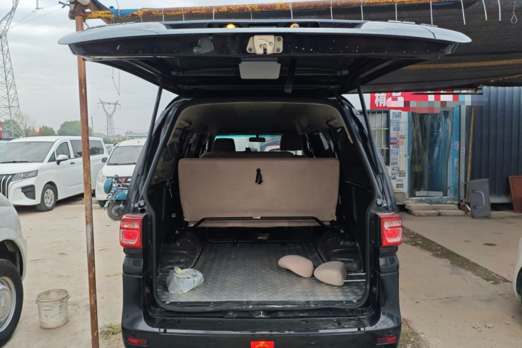 东风风行 菱智 2019款 M5L 1.6L 7座特供型 国VI机舱底盘23