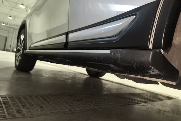 三菱 欧蓝德 2016款 2.4L 四驱精英版 5座局部细节9002