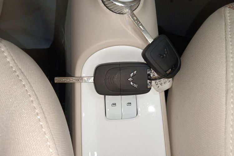 五菱汽车 宏光MINIEV 2024款 第三代 215km 青春版中控内饰11