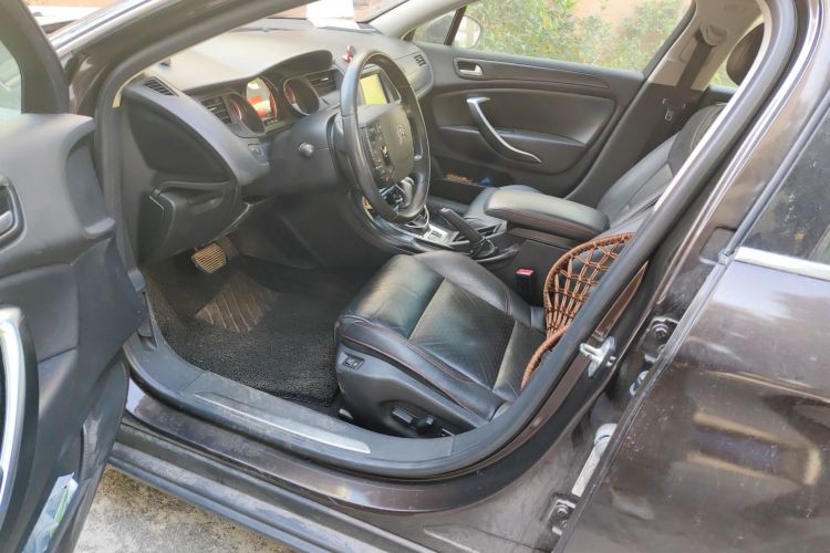 雪铁龙C5 2014款 1.6T 自动尊贵型中控内饰19