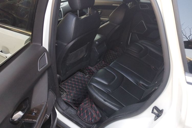 陆风X7 2015款 2.0T 全景尊贵版中控内饰7004