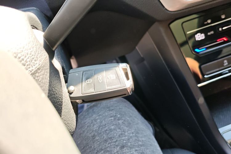 大众 2021款 途安L 280TSI DSG舒适版 7座中控内饰7001