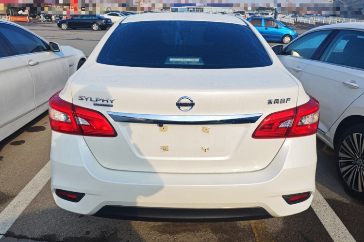 日产 轩逸 2024款 经典 1.6XE CVT舒适版车身外观6