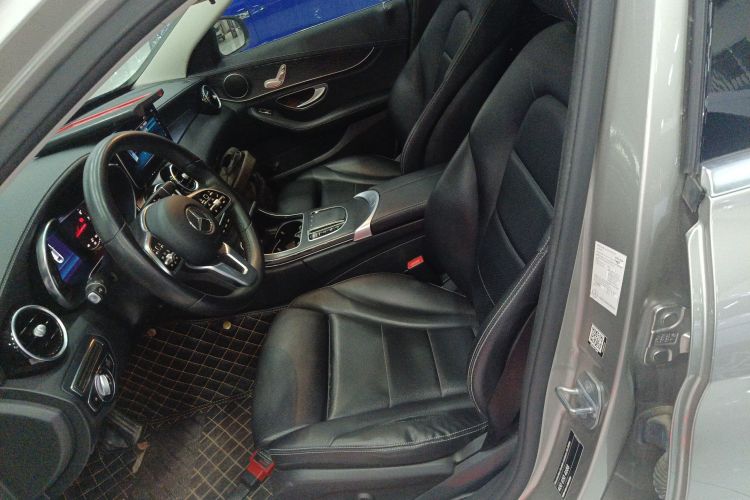 奔驰C级 2019款 C 180 L 时尚型运动版中控内饰19