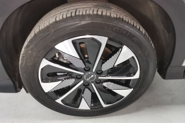 比亚迪 宋PLUS新能源 2025款 EV 智驾版 520km 豪华型车身外观6001