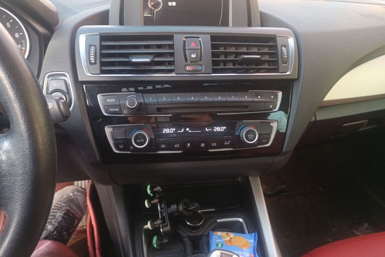 宝马1系(进口) 2015款 120i 领先型中控内饰16