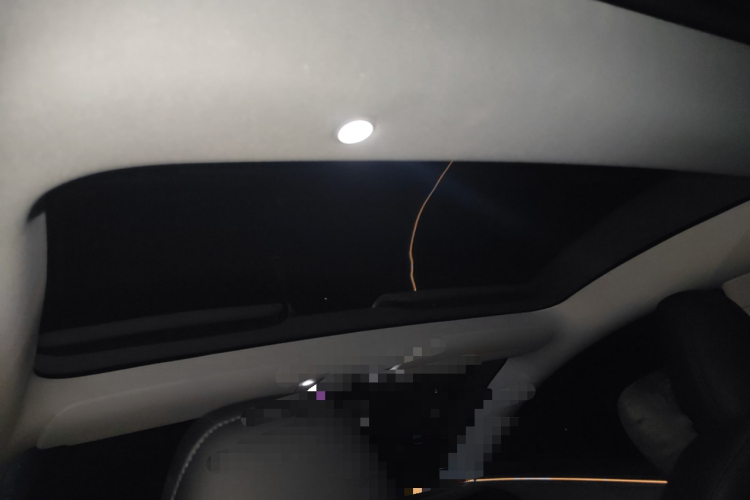 特斯拉 Model 3 2023款 后轮驱动版中控内饰22