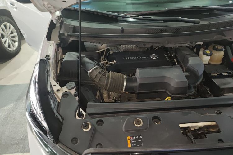 别克GL8 2023款 陆上公务舱 智享型机舱底盘25