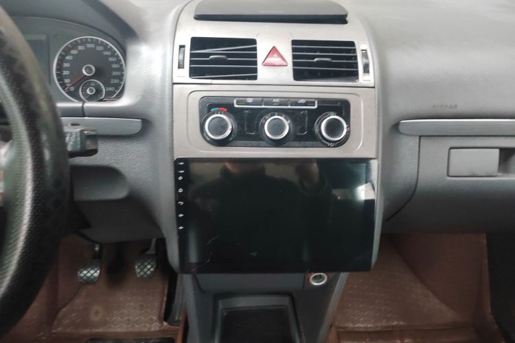 大众 途安 2013款 1.4T 手动风尚版5座局部细节16