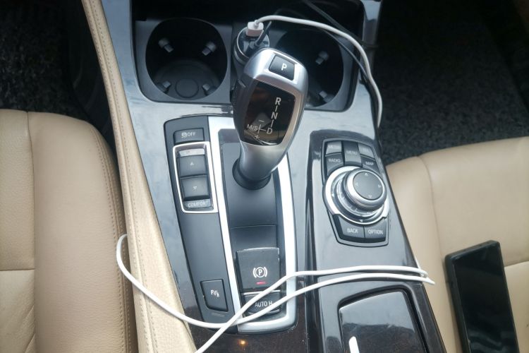 宝马5系 2014款 525Li 领先型中控内饰18